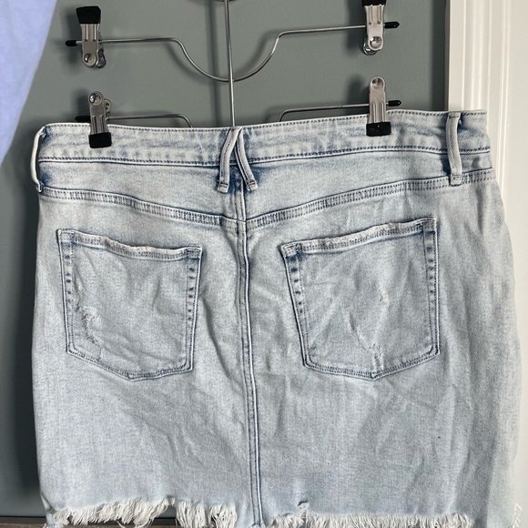 Good American Jean Skirt - Picture 2 of 3